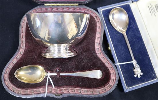 A Victorian silver-gilt pedestal sugar bowl and spoon, London 1889, William Evans and a 1981 Royal Wedding jam spoon,